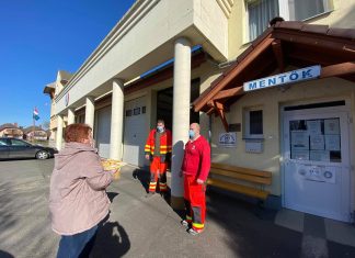 Fánkkal hálálták meg a segítő szakmákban dolgozók munkáját Mórahalmon (Galéria)