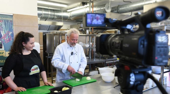 Főzőműsort forgat a mórahalmi tévé