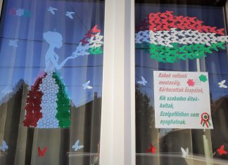 A Nemzeti dal verssorai tűnnek fel a zákányszékiek ablakaiban (Galéria)