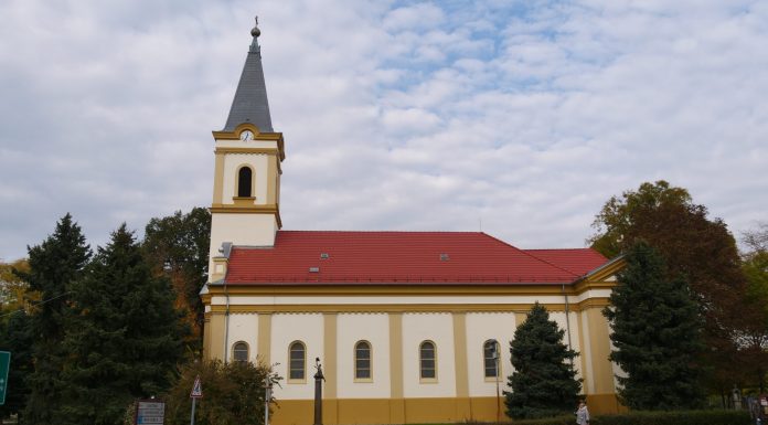 Nagyheti miserend Mórahalomról élőben a televízión keresztül