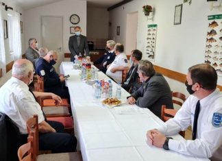 A határvédelmi tagozat polgárőreit jutalmazták – Elnöki elismeréseket adtak át a polgárőröknek Röszkén (Galéria)