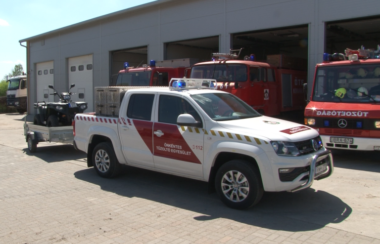 Új járművekkel bővült a mórahalmi önkéntes tűzoltók gépparkja – Terepjáróval és quaddal sietnek majd segíteni