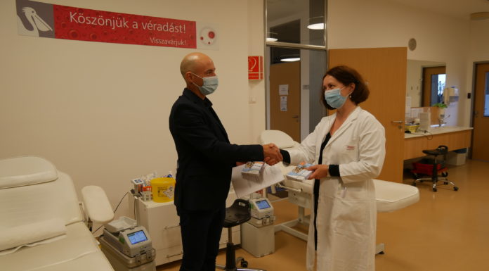 15 éve támogatja a mórahalmi fürdő a véradókat – Idén 150 ezer kedvezményes belépőt adományoznak a Vérellátó Szolgálatnak
