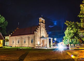 Templomi díszkivilágítással és új kereszt állításával ünnepelték Öttömösön az egyházközség 85. évfordulóját (Galéria)