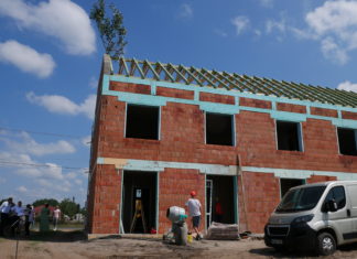 Bokrétaünnepet tartottak a Kormányhivatal új mórahalmi épületénél