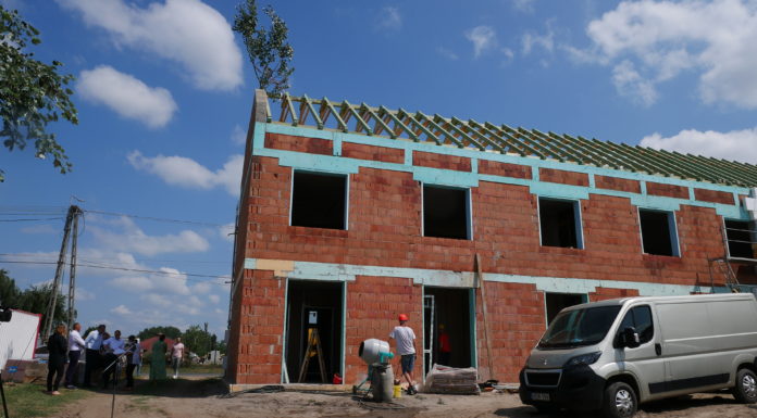 Bokrétaünnepet tartottak a Kormányhivatal új mórahalmi épületénél