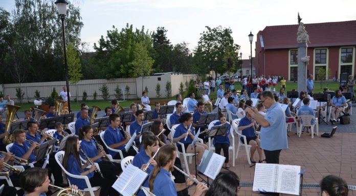 Térzene a Móra-parki szökőkútnál: szombaton jön Mórahalom fúvószenekara!