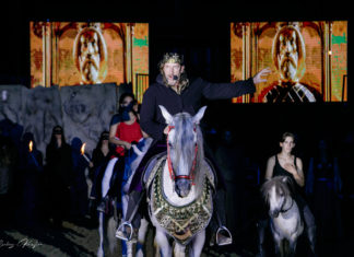 Mórahalmon a hétvégén fejeződött be a nyári szabadtéri és lovas színházi évad