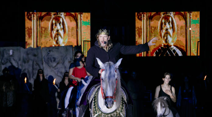 Mórahalmon a hétvégén fejeződött be a nyári szabadtéri és lovas színházi évad