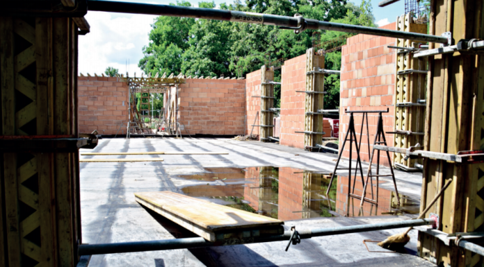 Már állnak a falai a domaszéki judo teremnek