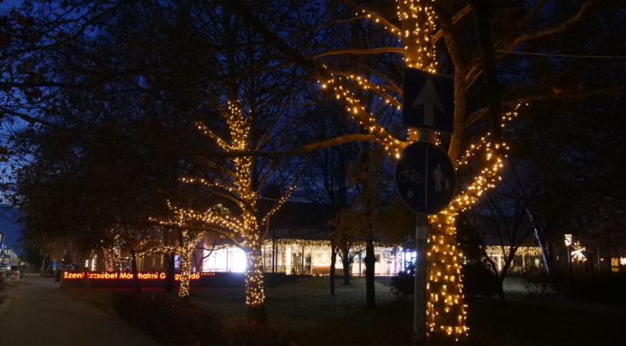 Online szavazhatunk rájuk vagy Buba busszal körbe is járhatjuk Mórahalom ünnepi fényeit