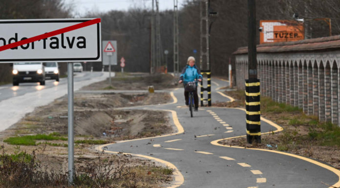 Rég várt kerékpárút készült el Sándorfalván