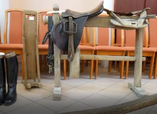 „Karikás ostortól a lőcsös kocsiig”- Horthy-ereklyéket is bemutatnak az Aranyszöm kiállításán