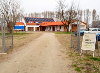 Képzési központ, közösségi tér és szálláshely egyben – Stella Maris néven adtak át vendégházat Domaszéken