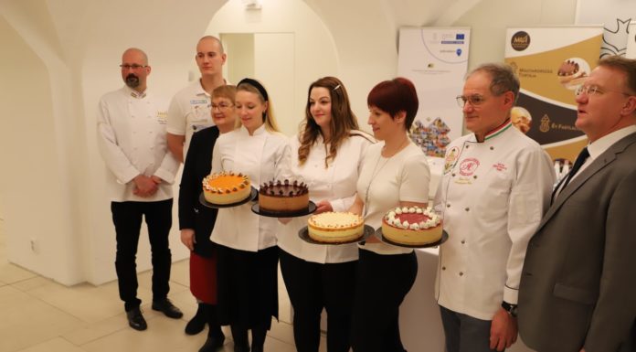 Zákányszéki paprika, ásotthalmi batáta és röszkei méz a megye tortájának döntőjében