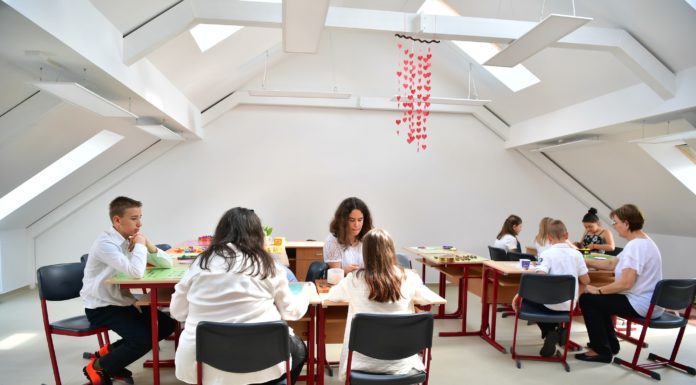 Közel 700 millió forintból újult meg a mórahalmi iskola