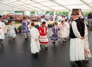 Jubileumi műsorral ünnepelt a Fonó Néptáncegyüttes