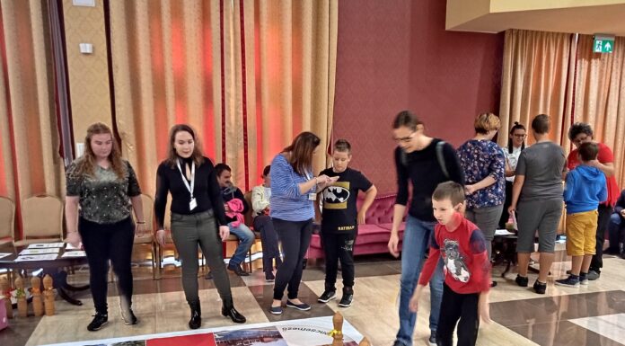 Hétpróba, óriás társasjáték, slambuc és palacsintahegyek a mórahalmi családi napon