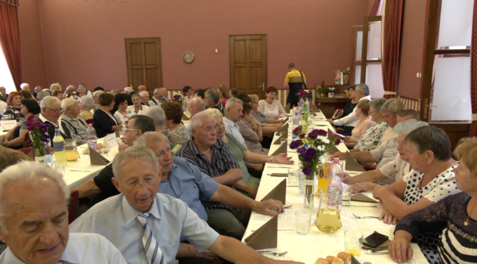 Harminc éve táplálják a tüzet – a mórahalmi Bástya Nyugdíjas Klub születésnapot ünnepelt