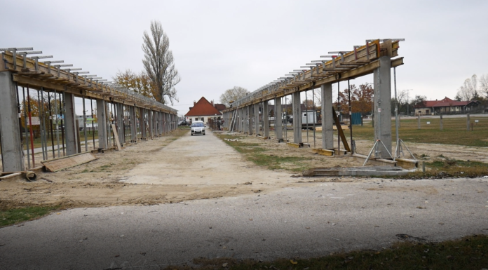 Komfortosabb lesz a mórahalmi vásártér