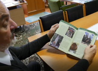 Különleges növények és mesélő emlékhelyek az ásotthalmi technikum parkját bemutató könyvben