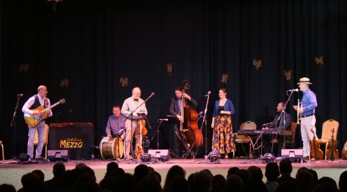 Nagy sikert aratott Csík János és a Mezzo zenekar Mórahalmon