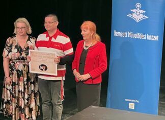 Ruzsai amatőr színészek léptek fel a fővárosi színházban