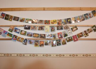 “Retro messenger”, avagy így üzentünk egykor ismerőseinknek. – húsvéti képeslap-kiállítás Zákányszéken