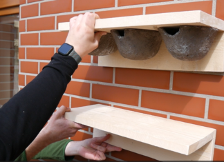 Új építésű, összkomfortos „lakásokkal” várják a fecskéket Mórahalmon