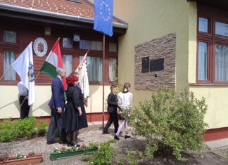 Megkoszorúzták Sándorfalván a Pallavicini-domborművet