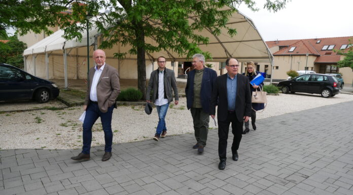 Mórahalomra látogatott a fővárosi Petőfi Irodalmi Múzeum igazgatója