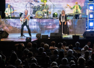 Ováció és vastaps a Neoton Família Sztárjai koncertjén tegnap Mórahalmon