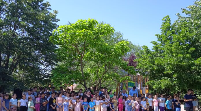 Közös énekléssel ünnepelték a nemzeti összetartozás napját, az új játszótér avatását és a gyermeknapot Zákányszéken