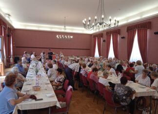 Napfényes buli az Aranyszömben