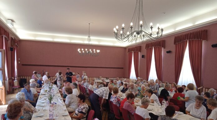 Napfényes buli az Aranyszömben