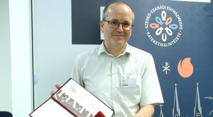 A Szeged-Csanádi Egyházmegye díját vehette át a mórahalmi hitoktató