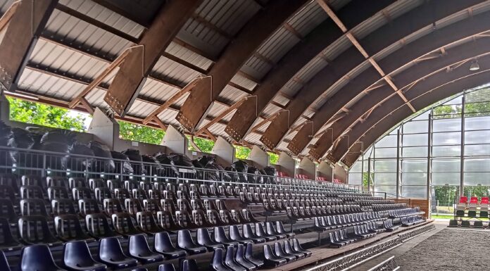 Átépítik a mórahalmi lovas színházat