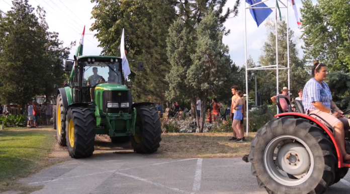 Traktoros felvonulás Domaszéken