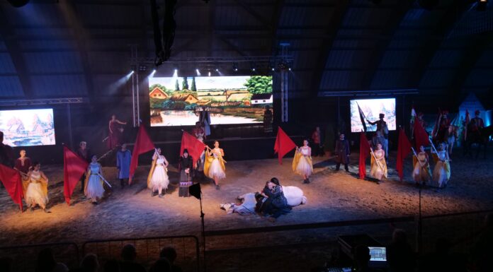 A János vitéz rockopera lóháton is eljutott a közönség szívéig Mórahalmon