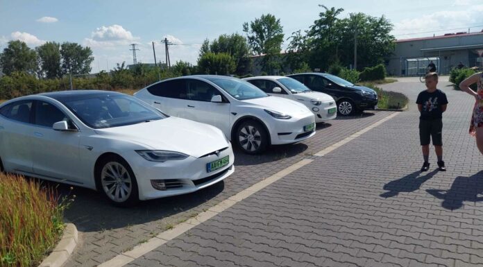 Villanyautók találkozója a mórahalmi KOLO-ban