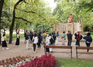 Mórahalmon vendégeskedtek a 35. Nemzetközi Informatikai Diákolimpia versenyzői és kísérőik