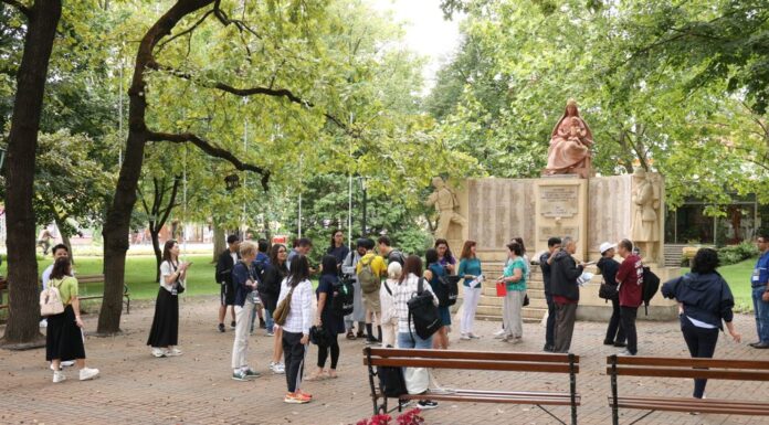 Mórahalmon vendégeskedtek a 35. Nemzetközi Informatikai Diákolimpia versenyzői és kísérőik