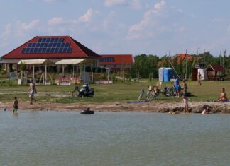 Már lehet strandolni a mórahalmi Szent János tóban