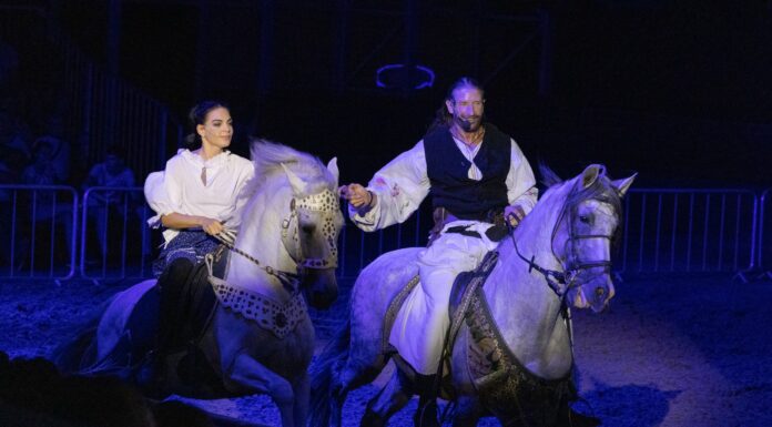 Rózsa Sándor belovagolt Mórahalomra