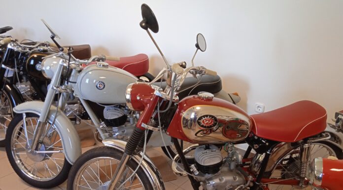 Motorcsodákat gyűjt Sándorfalva díszpolgára