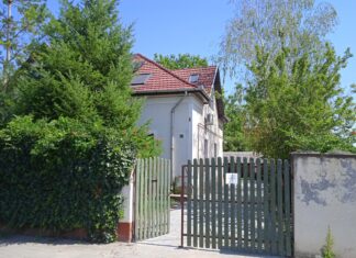 Új szálláshely Mórahalom központjában – sztárok próbálták ki először a Nosztalgia Apartmant