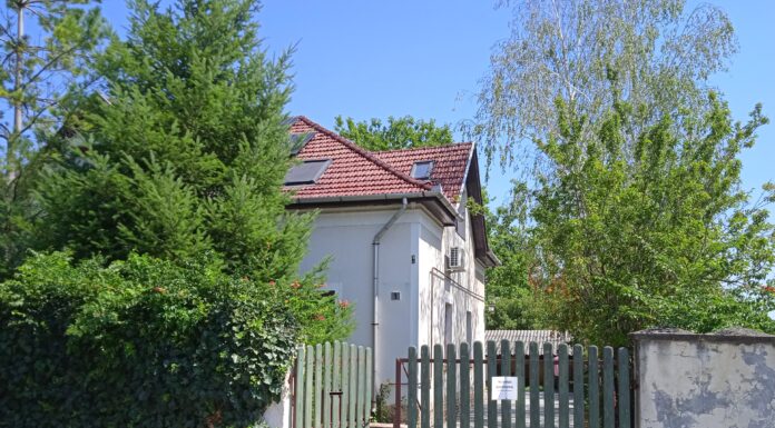 Új szálláshely Mórahalom központjában – sztárok próbálták ki először a Nosztalgia Apartmant