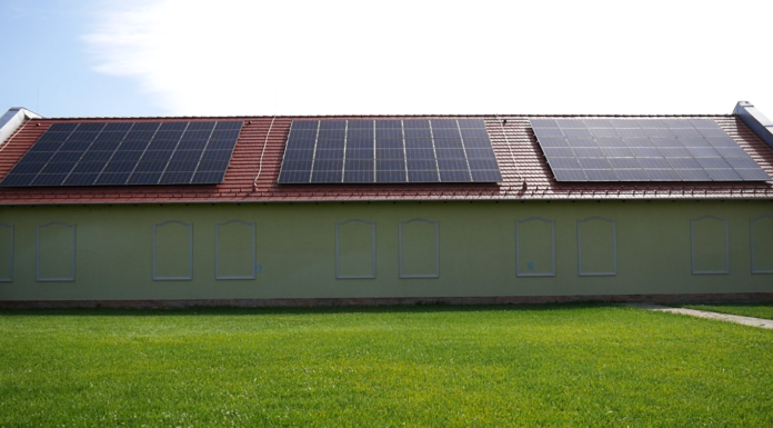 További épületekre kerülnek napelemek Mórahalmon