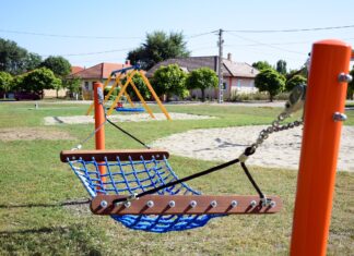 Új játszótér várja a domaszéki családokat