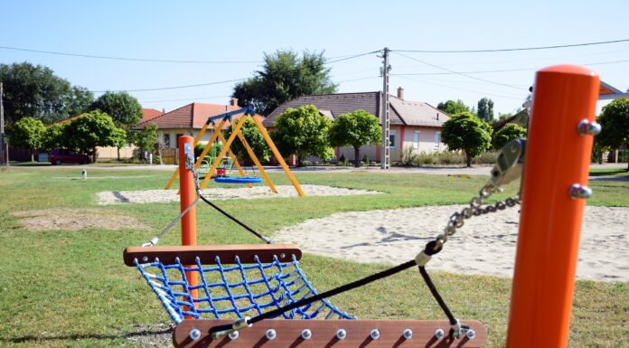 Új játszótér várja a domaszéki családokat